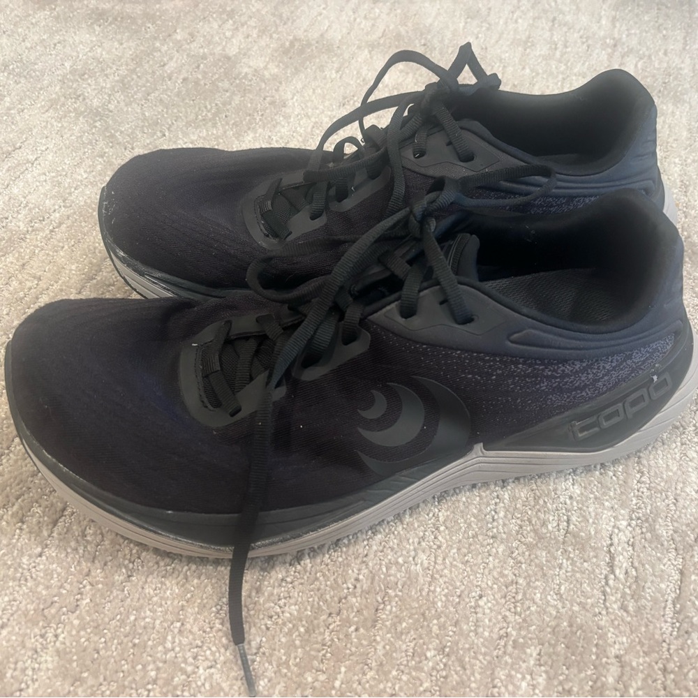 TOPO Men's Black Athletic Shoes